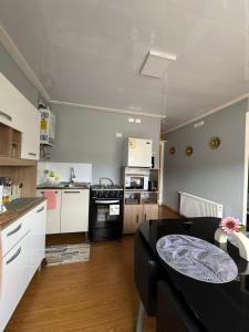 Köök või kööginurk majutusasutuses Cabaña full equipada