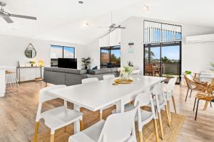 TV a/nebo společenská místnost v ubytování View to the Green