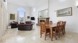 Gallery image of Marble Sands Beachside Stay at Rye in Rye