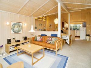 Dapur atau dapur kecil di 10 person holiday home in Græsted-By Traum +18 gambar