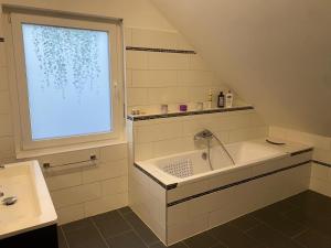 Φωτογραφία από το άλμπουμ του Familienhaus mit Garten, Terrasse & Grill στο Γκράιφσβαλντ +40 φωτογραφίες