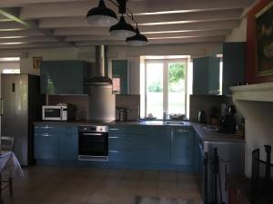 Η κουζίνα ή μικρή κουζίνα στο Fleur House +10 φωτογραφίες