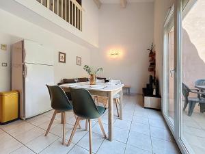 Χώρος καθιστικού στο Villa Mélias - Maison à deux minutes de la plage - Climatisation et Wifi