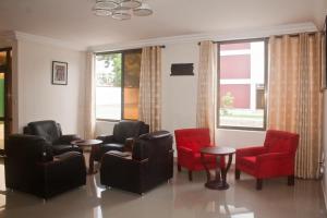 Khu vực ghế ngồi tại Consir Executive Lodge