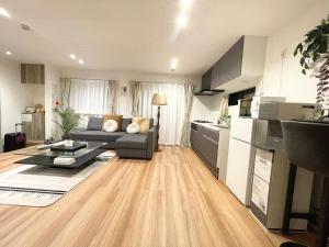 Kuchyň nebo kuchyňský kout v ubytování Tomo House Yotsuya-Sanchome 101 - from 6 minutes station 四谷三丁目 101 駅から徒歩6分