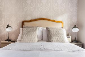 Postel nebo postele na pokoji v ubytování Cosy Barn Conversion - peaceful, private double room