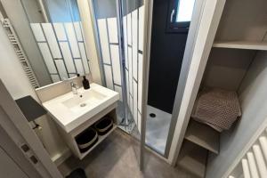 Ένα μπάνιο στο Cottage - 40 m all comfort with garden +3 φωτογραφίες
