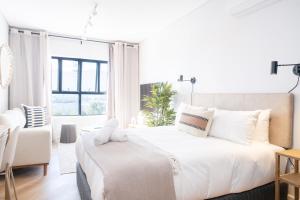 Postel nebo postele na pokoji v ubytování Paarl Superior Studio 230 With Onsite Parking