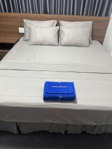 Postel nebo postele na pokoji v ubytování Hotel & Massage HƯƠNG GIANG 3