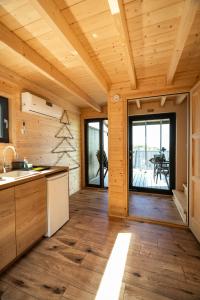 Kuchyň nebo kuchyňský kout v ubytování Kukułka Resort