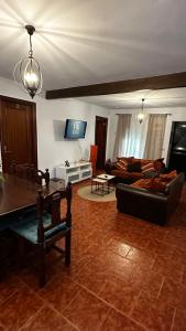 TV a/nebo společenská místnost v ubytování Finca Huerta El Rincón + 12 fotografií