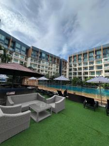 Bazén v ubytování Laguna beach resort 2 by Lita nebo v jeho okolí