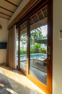 Bazén v ubytování The Lanaya Villa nebo v jeho okolí