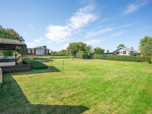 Zahrada ubytování Holiday Home Evald - 200m from the sea by Interhome