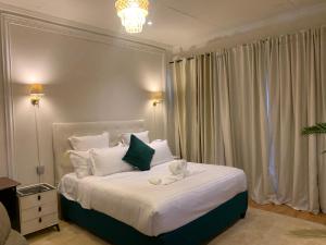Gallery image of Emerald Room Labelva Court in Lusaka
