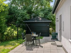 Taman di luar Holiday Home Jeppe - 50m to the fjord by Interhome