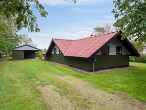 Zahrada ubytování Holiday Home Elisej - 100m from the sea by Interhome