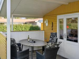Μπαλκόνι ή βεράντα στο Holiday Home Nane - 80m from the sea by Interhome