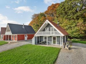 Το κτήριο όπου στεγάζεται  η παραθεριστική κατοικία