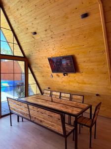 TV a/nebo společenská místnost v ubytování Eco Cozy + 15 fotografií