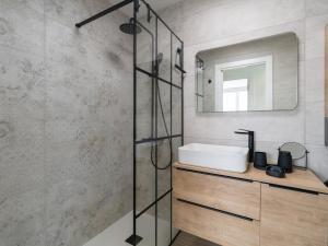 Ένα μπάνιο στο Ocean Sunset Suite Las Canteras +79 φωτογραφίες