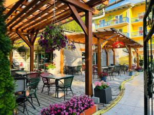 Εστιατόριο ή άλλο μέρος για φαγητό στο Loving Hut Pension & Restaurant
