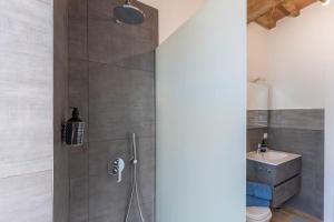 Ένα μπάνιο στο Alaric - appartement 4 personnes - check in h24 - wifi
