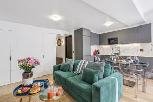 Köök või kööginurk majutusasutuses Lavie Maison jacuzzi Saint Germain +17 fotot