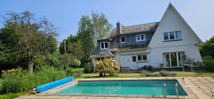 Piscina a Marmouset o a prop