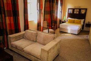 En eller flere senge i et værelse på Modern Bachelor + 49 billeder