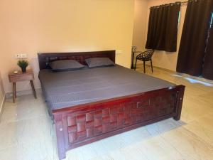 Postel nebo postele na pokoji v ubytování French Resort + 12 fotografií