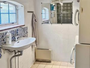 Koupelna v ubytování Holiday Home Virpi - 8km from the sea by Interhome