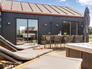 Χώρος καθιστικού στο Holiday Home Konrad - from the sea by Interhome