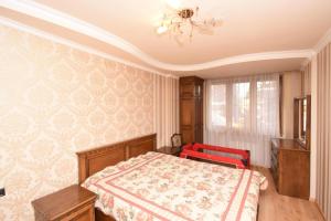 Ένα ή περισσότερα κρεβάτια σε δωμάτιο στο Republic Square, Saryan Amiryan 2BR, Heart of Yerevan