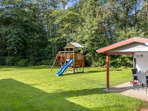 Herní místnost nebo prostor pro děti v ubytování Holiday Home Carlene - 25km from the sea by Interhome