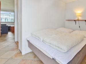 Postel nebo postele na pokoji v ubytování Apartment Illughi - 500m from the sea by Interhome