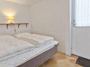 Postel nebo postele na pokoji v ubytování Apartment Illughi - 500m from the sea by Interhome + 11 fotografií