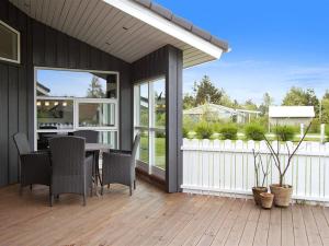 Balkón nebo terasa v ubytování Holiday Home Jannic - 300m to the inlet by Interhome