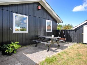 Budova, kde se prázdninový dům nachází + 17 fotografií