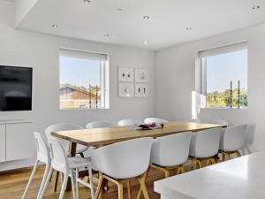 TV a/nebo společenská místnost v ubytování Holiday Home Atanasij - from the sea by Interhome