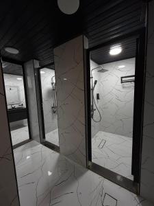 アンマンにあるAbeer cabinのギャラリーの写真 +3枚の写真