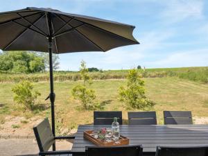 Κήπος έξω από το Holiday Home Bitha - 400m from the sea by Interhome