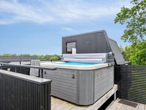 Bazén v ubytování Holiday Home Fritze - 400m from the sea by Interhome nebo v jeho okolí