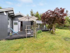 Κήπος έξω από το Holiday Home Syrina by Interhome