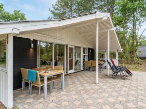 Αίθριο ή υπαίθριος χώρος στο Holiday Home Jakko - 300m from the sea by Interhome