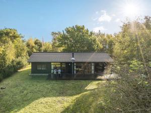 Κήπος έξω από το Holiday Home Østmar - 1-2km from the sea by Interhome