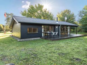 Κήπος έξω από το Holiday Home Østmar - 1-2km from the sea by Interhome