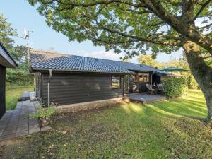 Κήπος έξω από το Holiday Home Østmar - 1-2km from the sea by Interhome +18 φωτογραφίες