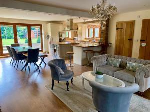 Η κουζίνα ή μικρή κουζίνα στο Paddock lodge,Beautiful unique 4 bed barn conversion near York