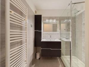 Koupelna v ubytování Douceur azuréenne - Wifi, Parking, vue mer, 4pers